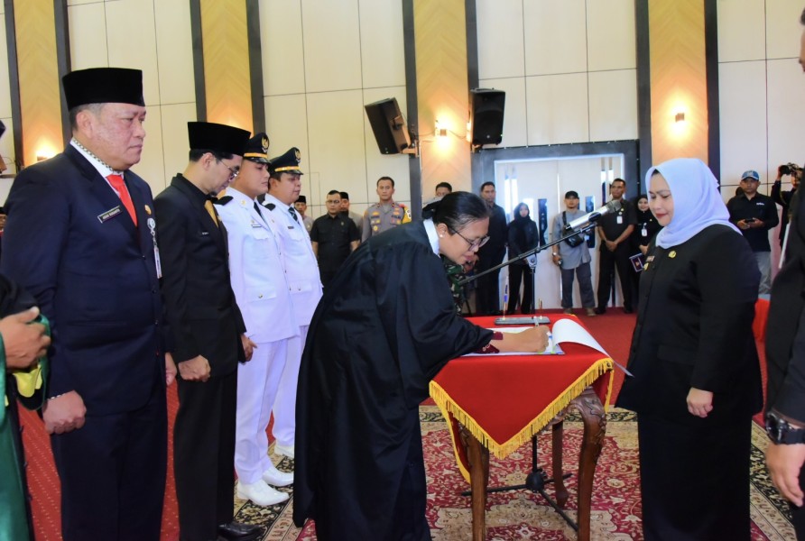 Kasmarni Lantik Ratusan Pejabat, Tegaskan Jabatan adalah Amanah