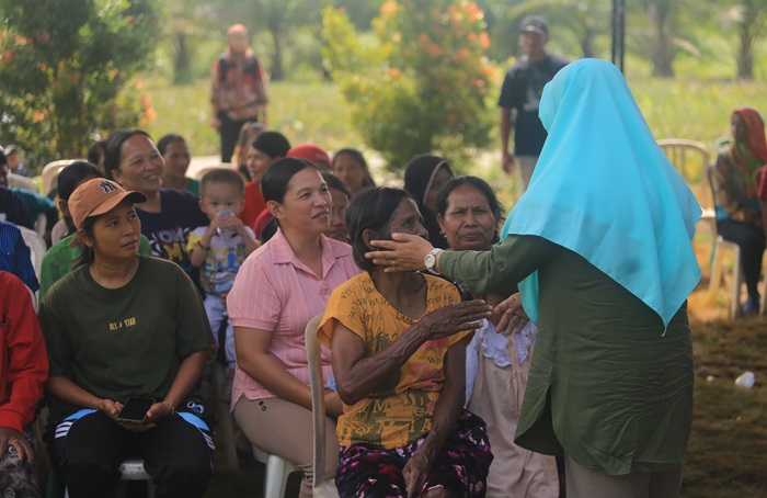 Temui Warga Suku Akit, Dr.Afni: Rakyat Siak Akan Berdaulat di Tanahnya Sendiri