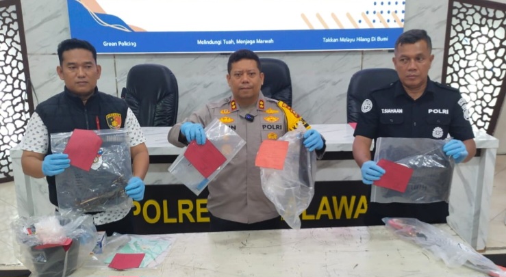 Amankan Empat Orang Tersangka Karhutla, Kapolres Pelalawan  Himbau Masyarakat Tidak Bakar Lahan