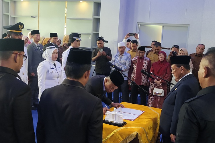 41 Pejabat Dilantik, Bupati Bistaman Tekankan Integritas dan Tanggung Jawab