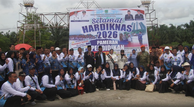 Hardiknas 2026 di Rohul Meriah, Bupati Anton Resmikan Pameran Pendidikan
