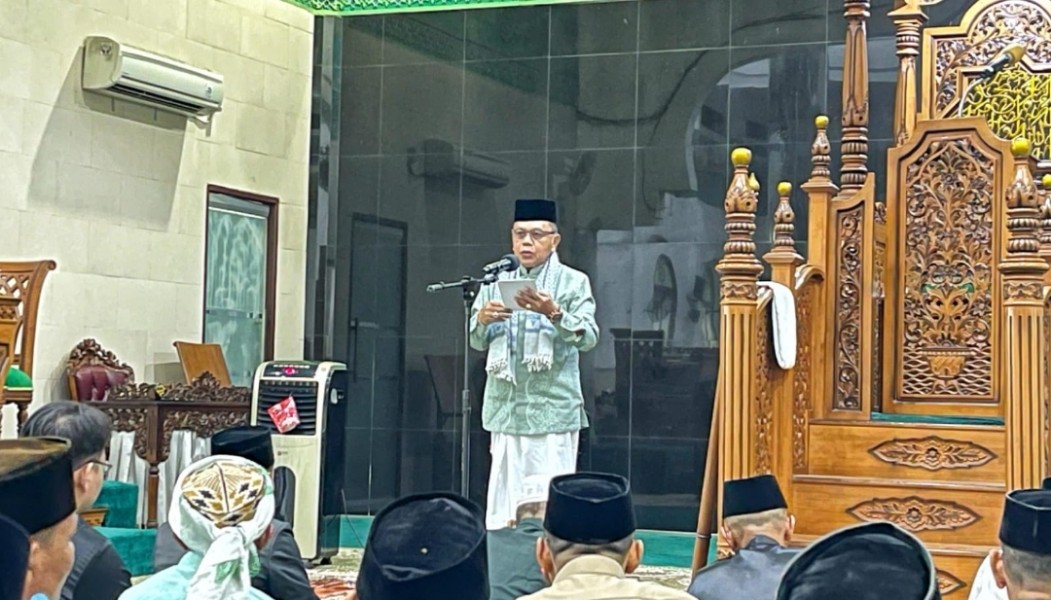 Sholat Idul Fitri 1446 H di Masjid Agung Darul Ulum, Bupati Asmar : Puasa Bukan Hanya Menahan Lapar, Tetapi  Mencapai Derajat Taqwa