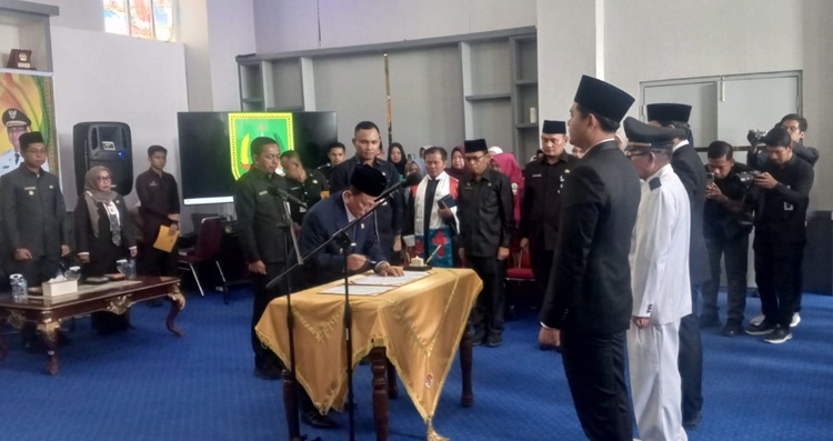 Bupati Bistamam Lantik 21 Pejabat, Minta Kinerja Pemerintahan Diperkuat