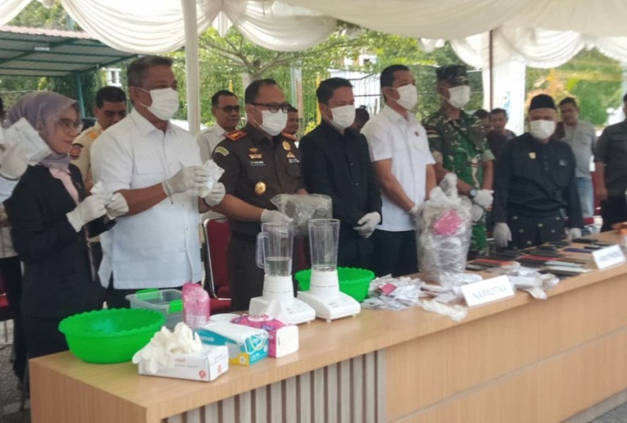 Ledak! Kejari Rohul Musnahkan Barang Bukti 72 Perkara