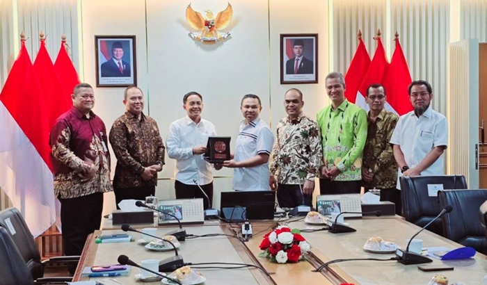 Bawa Ketua PPRD Riau, Gubernur Abdul Wahid Temui Menteri Kehutanan Minta Dukungan Pengelolaan Kawasan Hutan