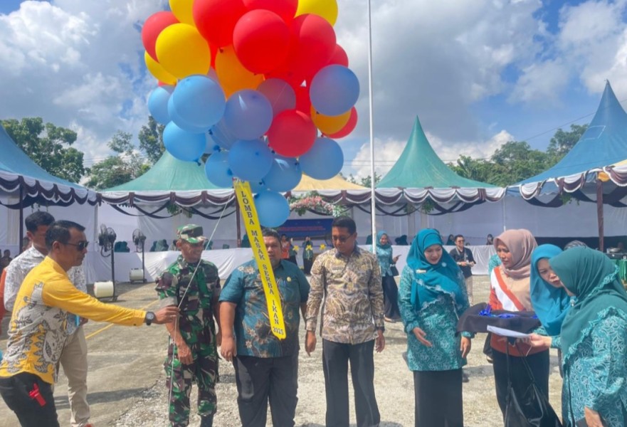 Ibu-Ibu PKK Rohil Adu Kreativitas Lomba Masak Serba Ikan