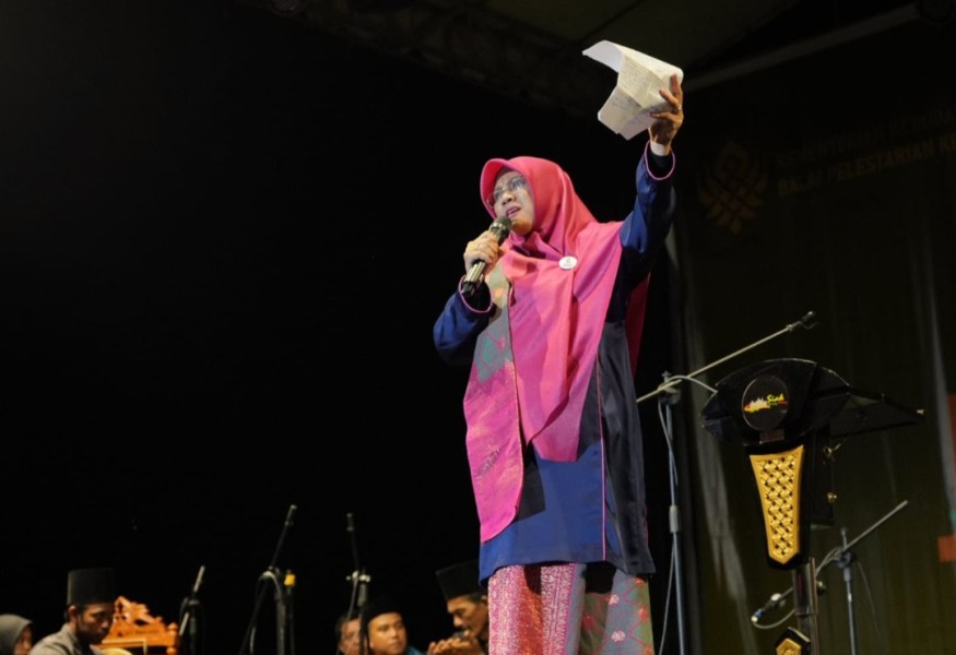 Menggelegar Puisi Bupati Afni di Pembukaan Julang Budaya Siak