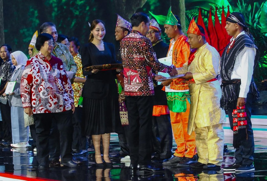 Petani Sawit di Siak, Terima SK TORA Dari Presiden Jokowi