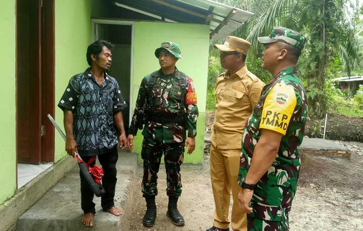 Tangis Haru Slamet Terima Rumah Impian di Penutupan TMMD ke-125