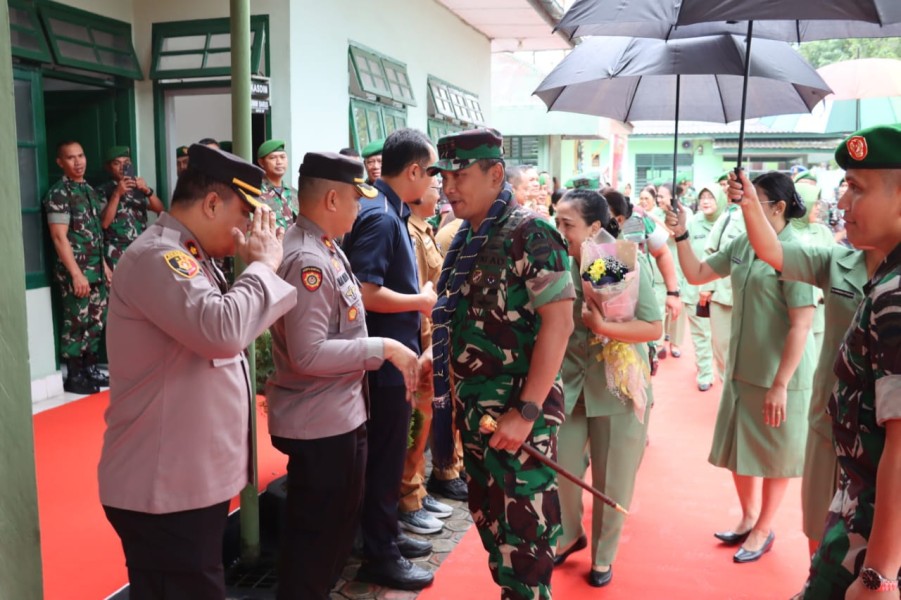 Dandim 02/06 Sambut Kunjungan Kerja Danrem 023/KS Ke Dairi