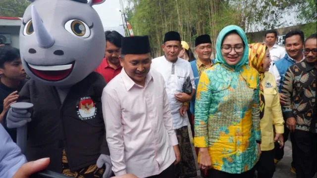 Paslon Airin-Ade Resmi Mendaftar ke KPU Pilgub Banten 2024