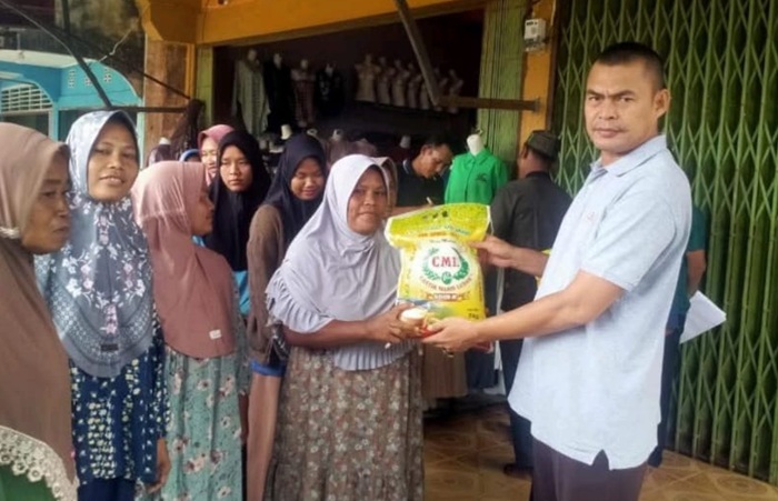 Berbagi Kebaikan, Kades Sontang Gelontorkan 700 Paket Sembako Untuk Warganya