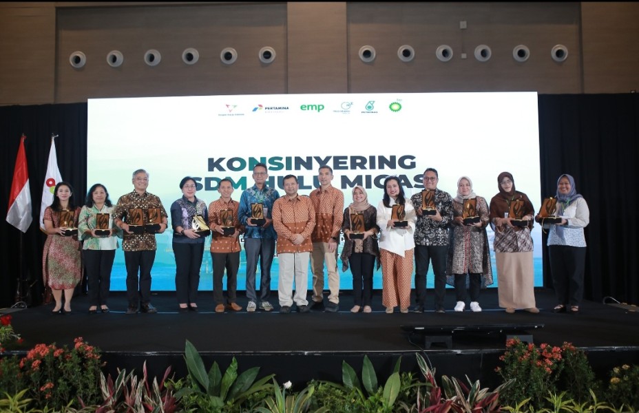 PT APGWI Raih Penghargaan Best Improved Career Development Monitoring di SKK Migas Award 2024