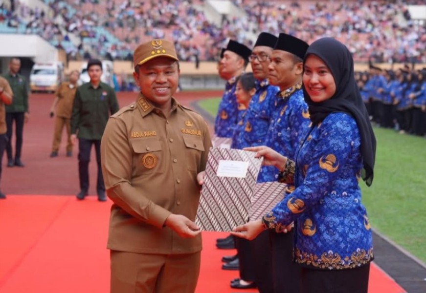 Gubernur Riau Abdul Wahid Lantik 5.884 PPPK, Tegaskan Profesionalisme dan Integritas