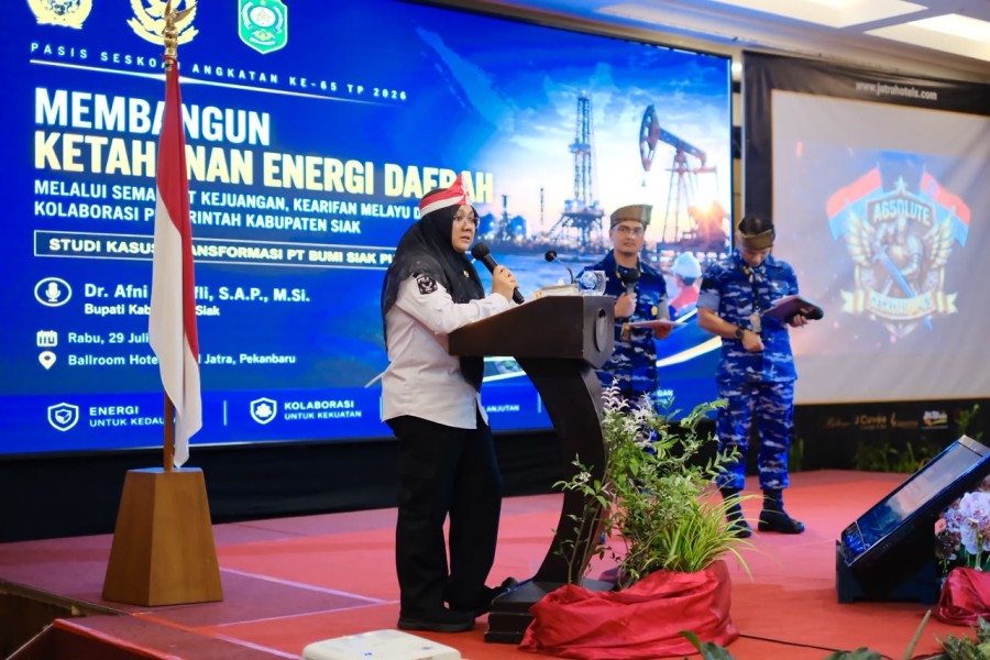 Bupati Siak Perkenalkan Direktur BSP Kepada 100 Pasis Seskoau A-65