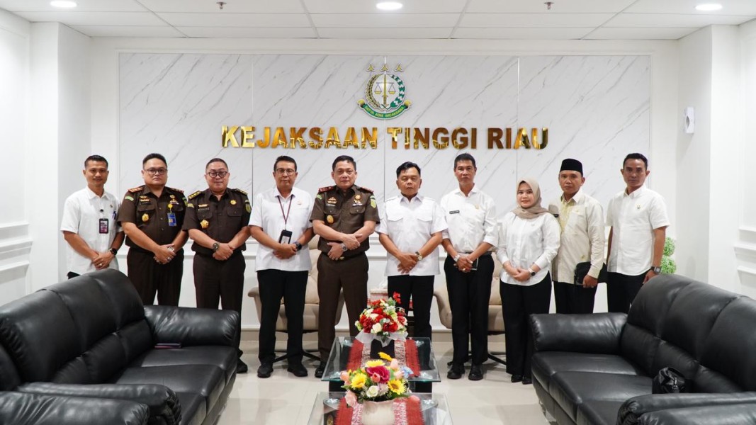 Temui Kejaksaan Tinggi Riau, Bupati Asmar Perkuat Sinergi Hukum Demi Pembangunan Meranti Bersih dan Bebas Korupsi