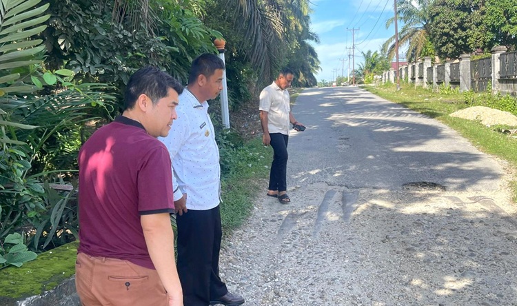 Bupati Kampar Pastikan jalan Penghubung Kampar Kiri-Kampar Kiri Hulu Lancar