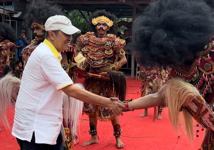 Masyarakat Desa Surya Indah Sambut Antusias Kehadiran Cagubri Syamsuar Dengan Penampilan Kuda Lumping