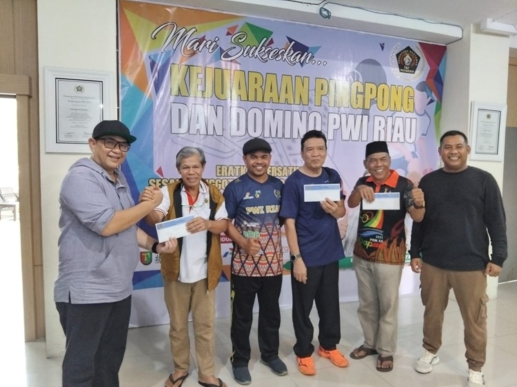 Turnamen Pingpong & Domino PWI Riau Jadi Ajang Silaturahmi, Sekjen PWI Zulmansyah Ikut Berlaga